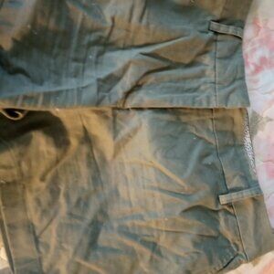Like new olive  green Cambridge shorts